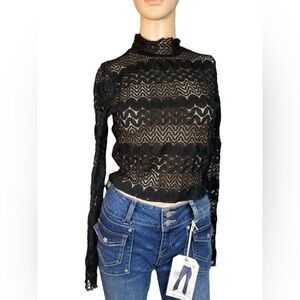 NEW HURLEY Juniors' Lacey Mock-Neck Crop Top NWT